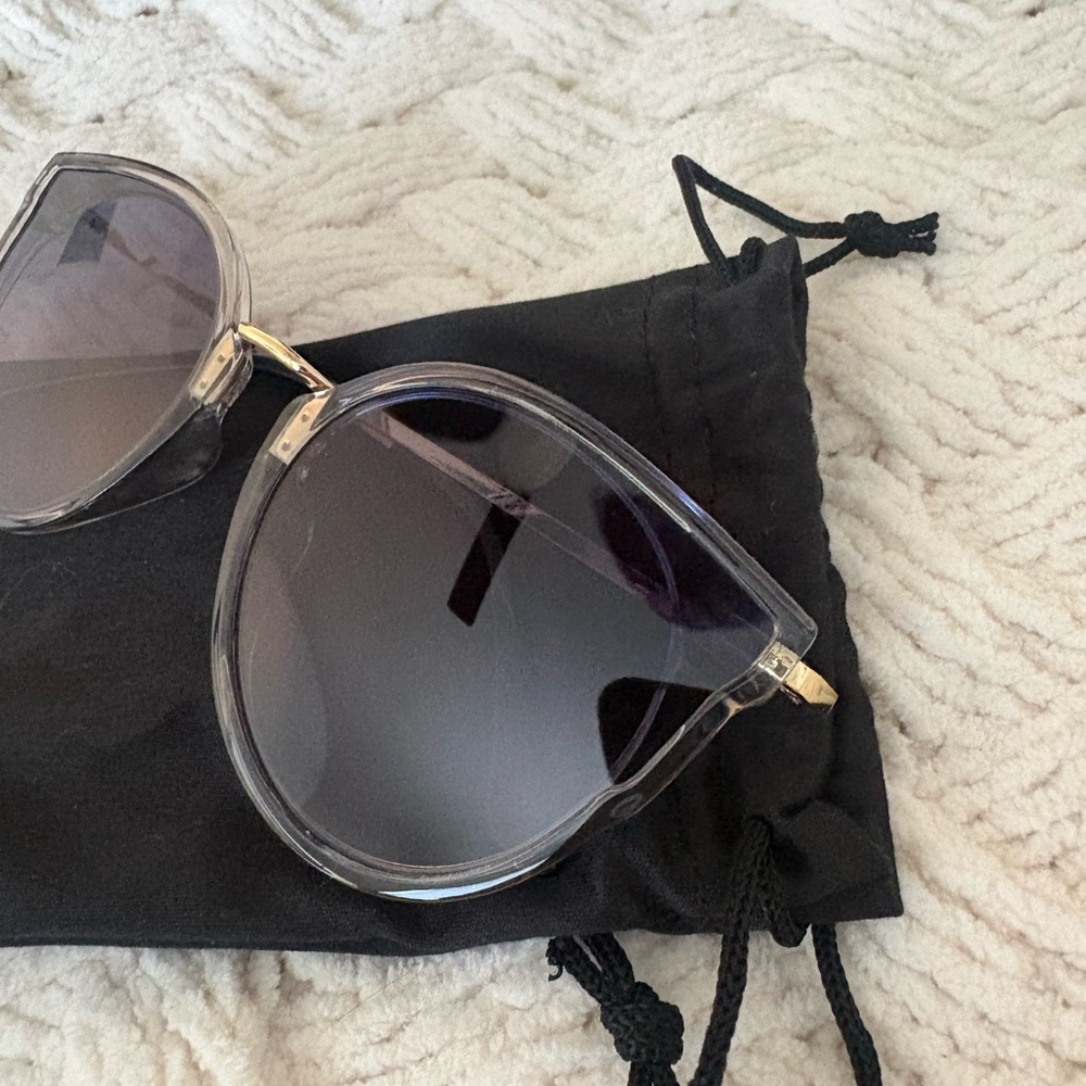 FEISEDY Black Cat Eye Sunglasses - Picture 4 of 4